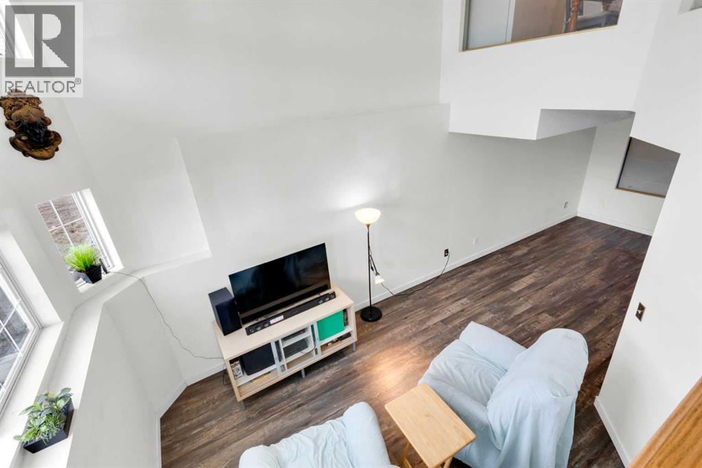 Single Family House Bi-level for Sale in  Laguna Way NE Monterey Park Calgary 