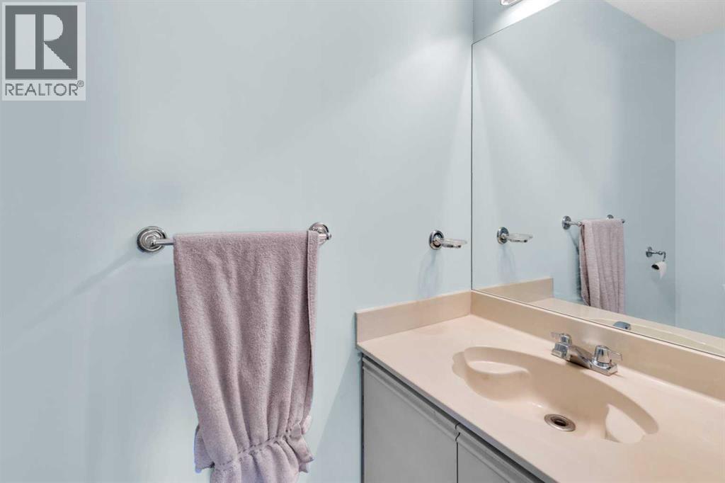 Single Family House Bi-level for Sale in  Laguna Way NE Monterey Park Calgary 