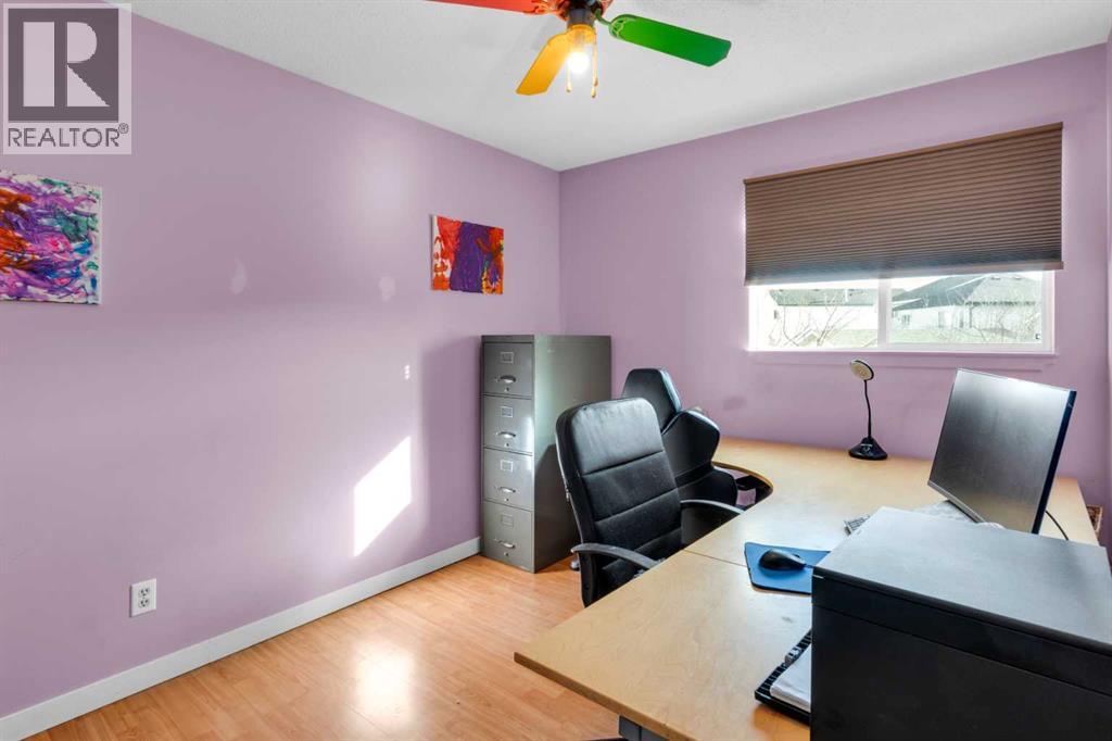 Single Family House Bi-level for Sale in  Laguna Way NE Monterey Park Calgary 