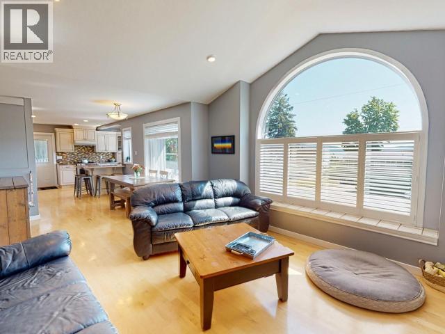 8206 CENTENNIAL DRIVE, Powell River