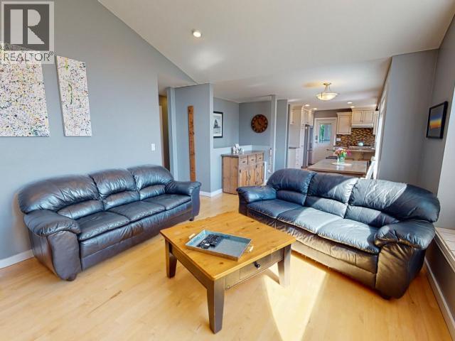 8206 CENTENNIAL DRIVE, Powell River