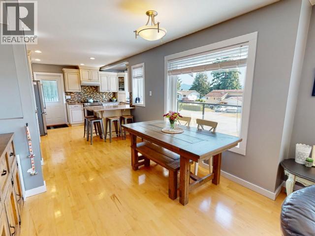 8206 CENTENNIAL DRIVE, Powell River
