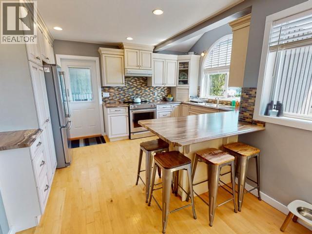 8206 CENTENNIAL DRIVE, Powell River