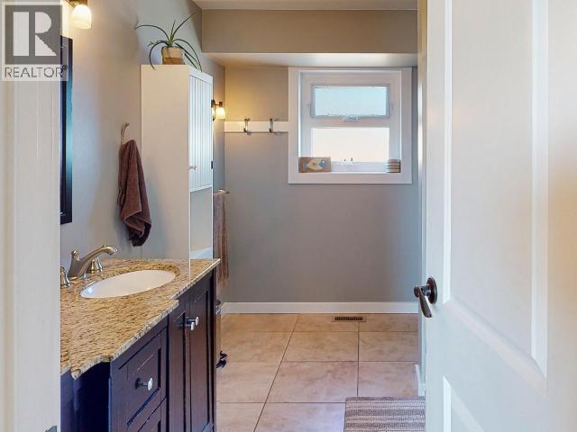 8206 CENTENNIAL DRIVE, Powell River