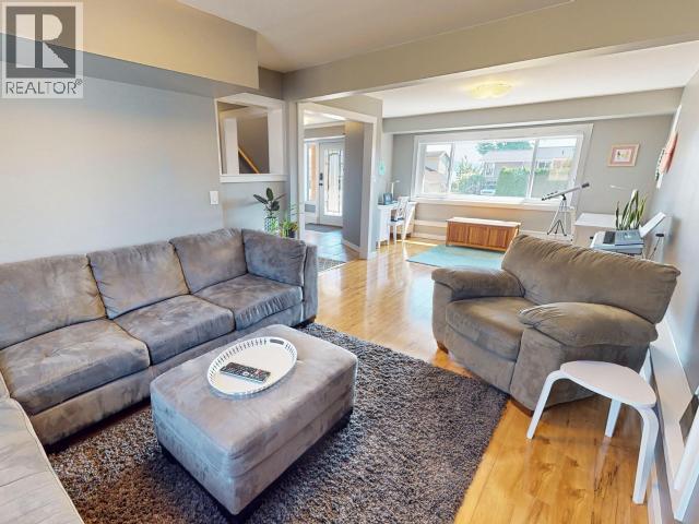 8206 CENTENNIAL DRIVE, Powell River