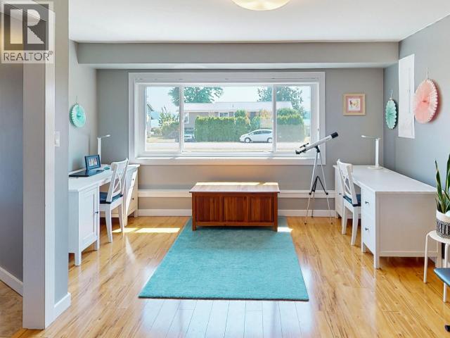 8206 CENTENNIAL DRIVE, Powell River