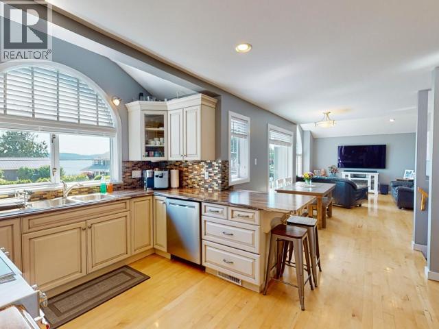 8206 CENTENNIAL DRIVE, Powell River