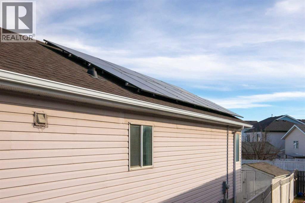 Single Family House Bi-level for Sale in  Laguna Way NE Monterey Park Calgary 