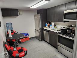 15 Dielmann Drive, Headingley, MB R4H1B8 Photo 13