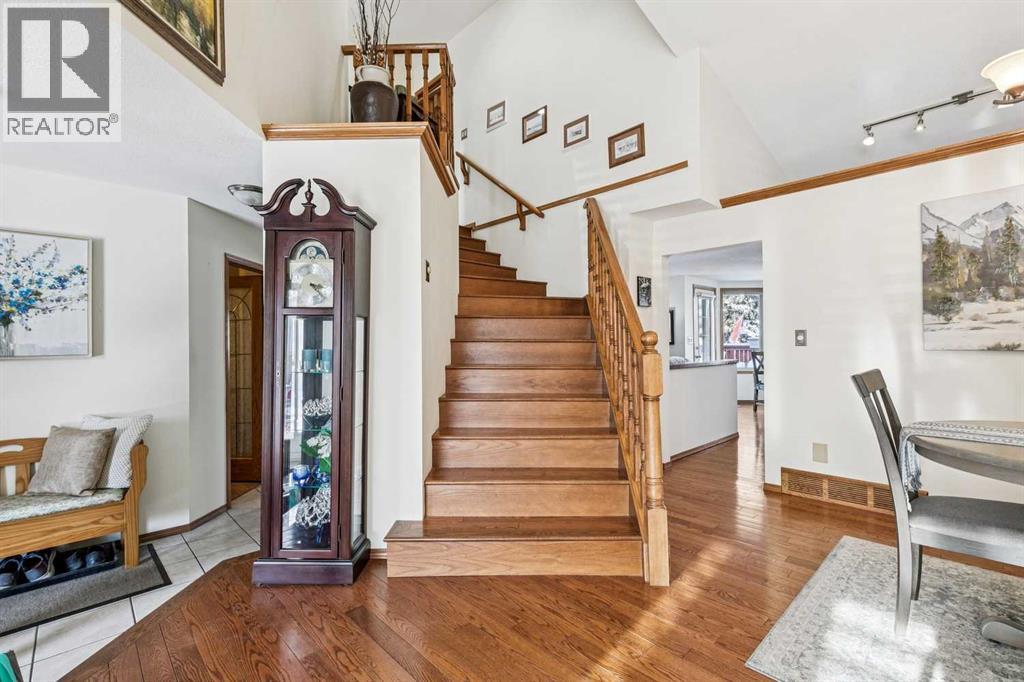 Single Family House for Sale in  MacEwan Ridge View NW MacEwan Glen Calgary 