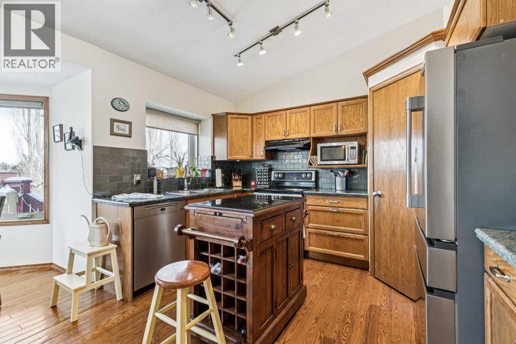 Single Family House for Sale in  MacEwan Ridge View NW MacEwan Glen Calgary 