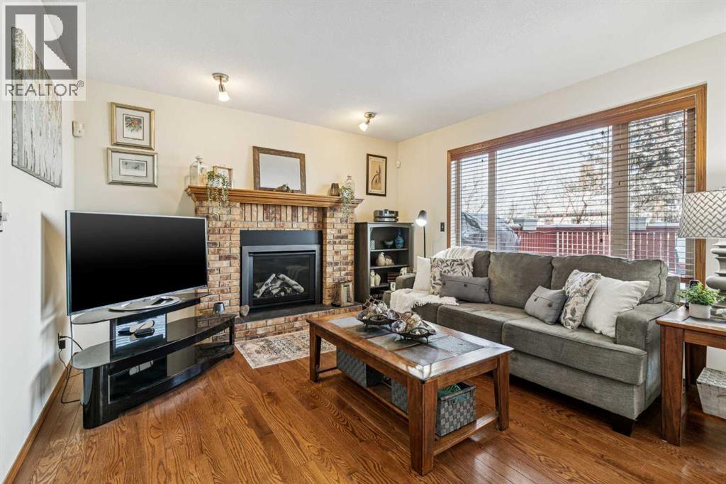 Single Family House for Sale in  MacEwan Ridge View NW MacEwan Glen Calgary 