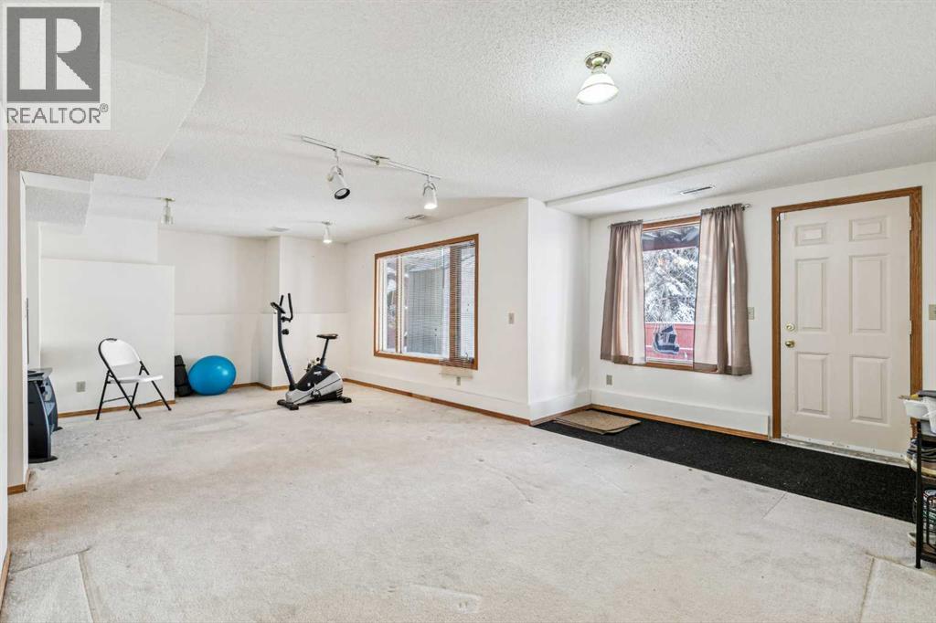 Single Family House for Sale in  MacEwan Ridge View NW MacEwan Glen Calgary 