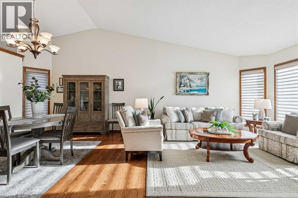 Single Family House for Sale in  MacEwan Ridge View NW MacEwan Glen Calgary 