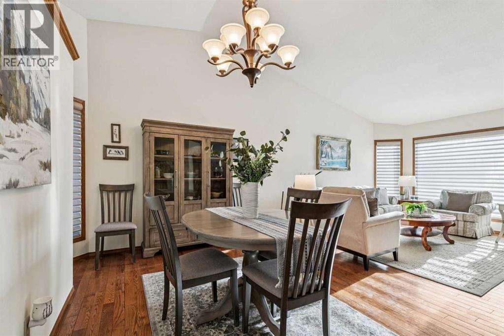 Single Family House for Sale in  MacEwan Ridge View NW MacEwan Glen Calgary 