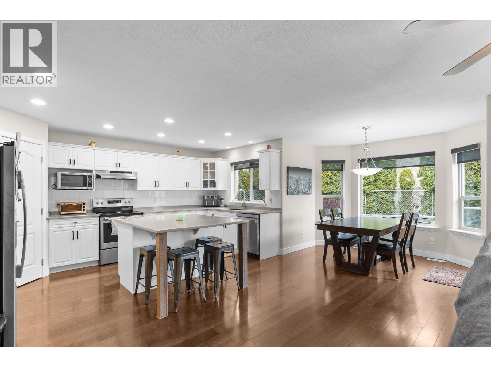 908 Westview Way, West Kelowna