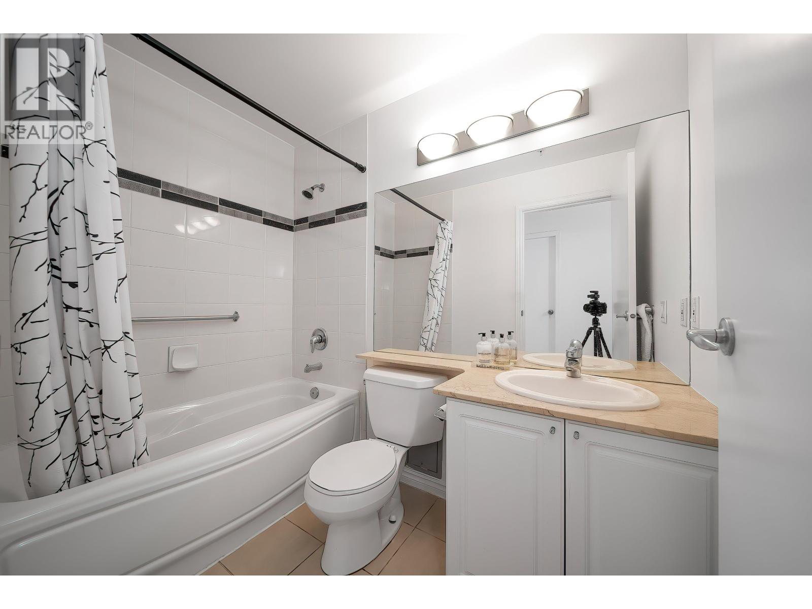 #101-6331 BUSWELL Street, Richmond