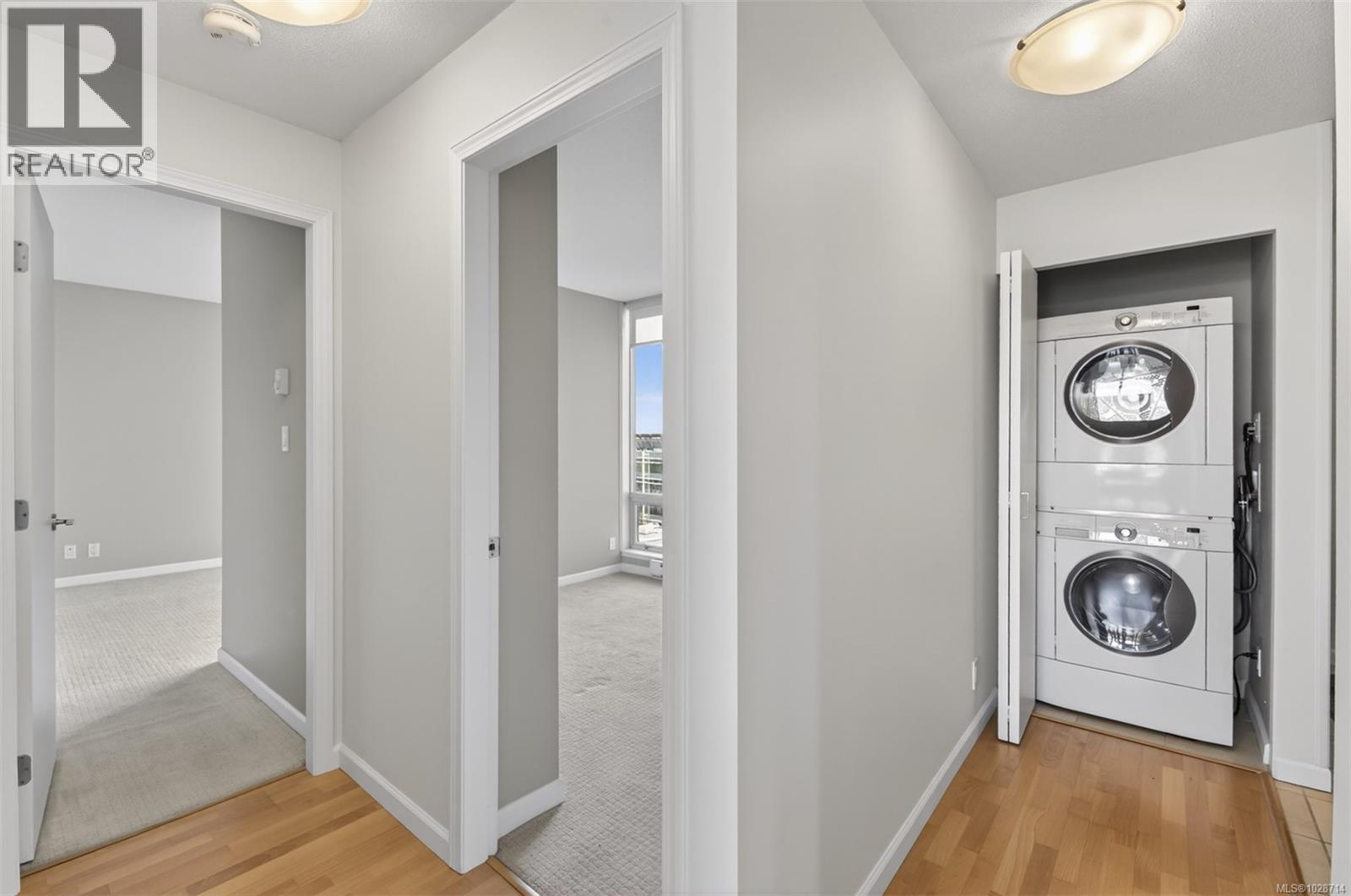 #905 160 WILSON ST - 28