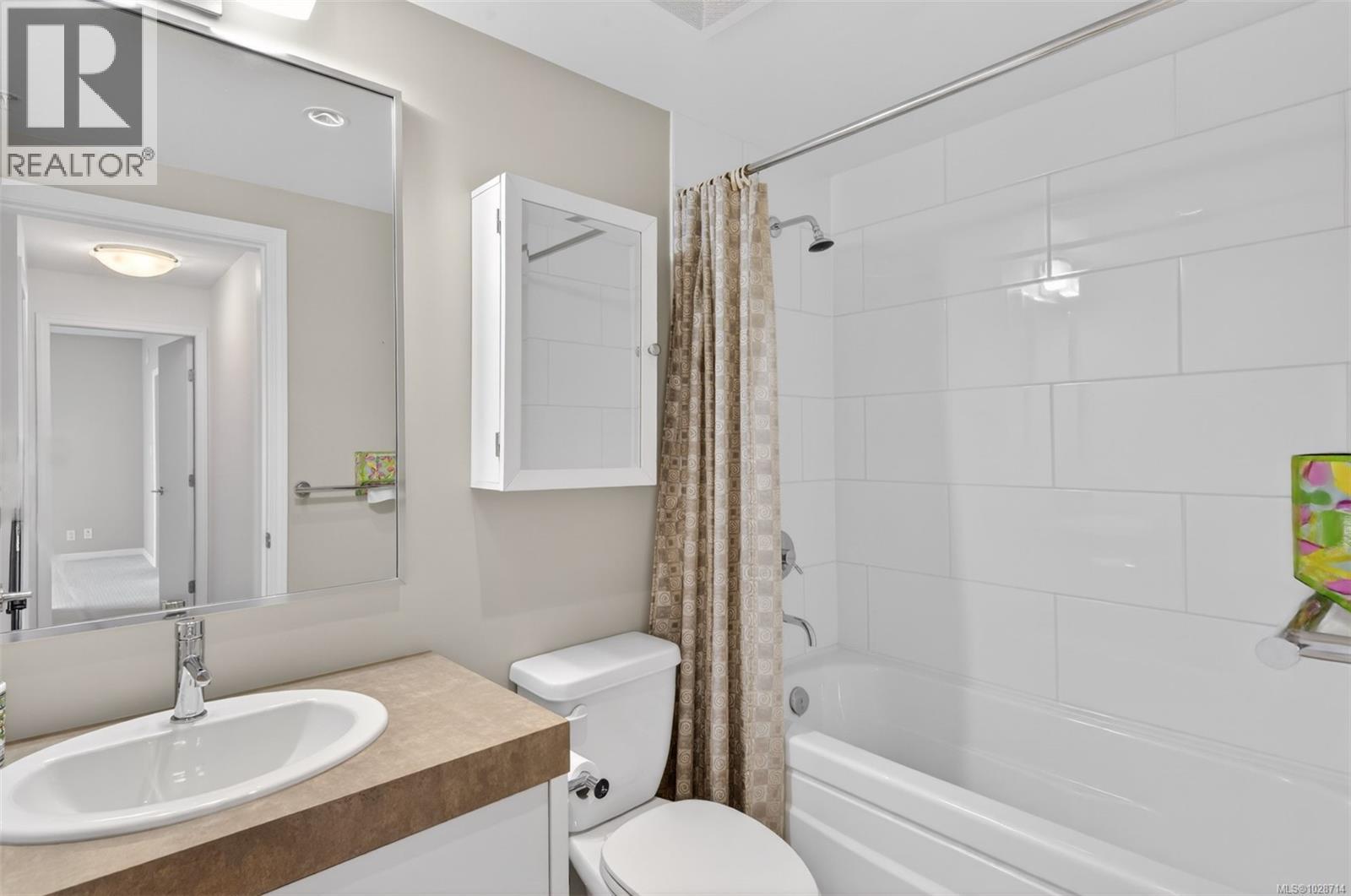 #905 160 WILSON ST - 30