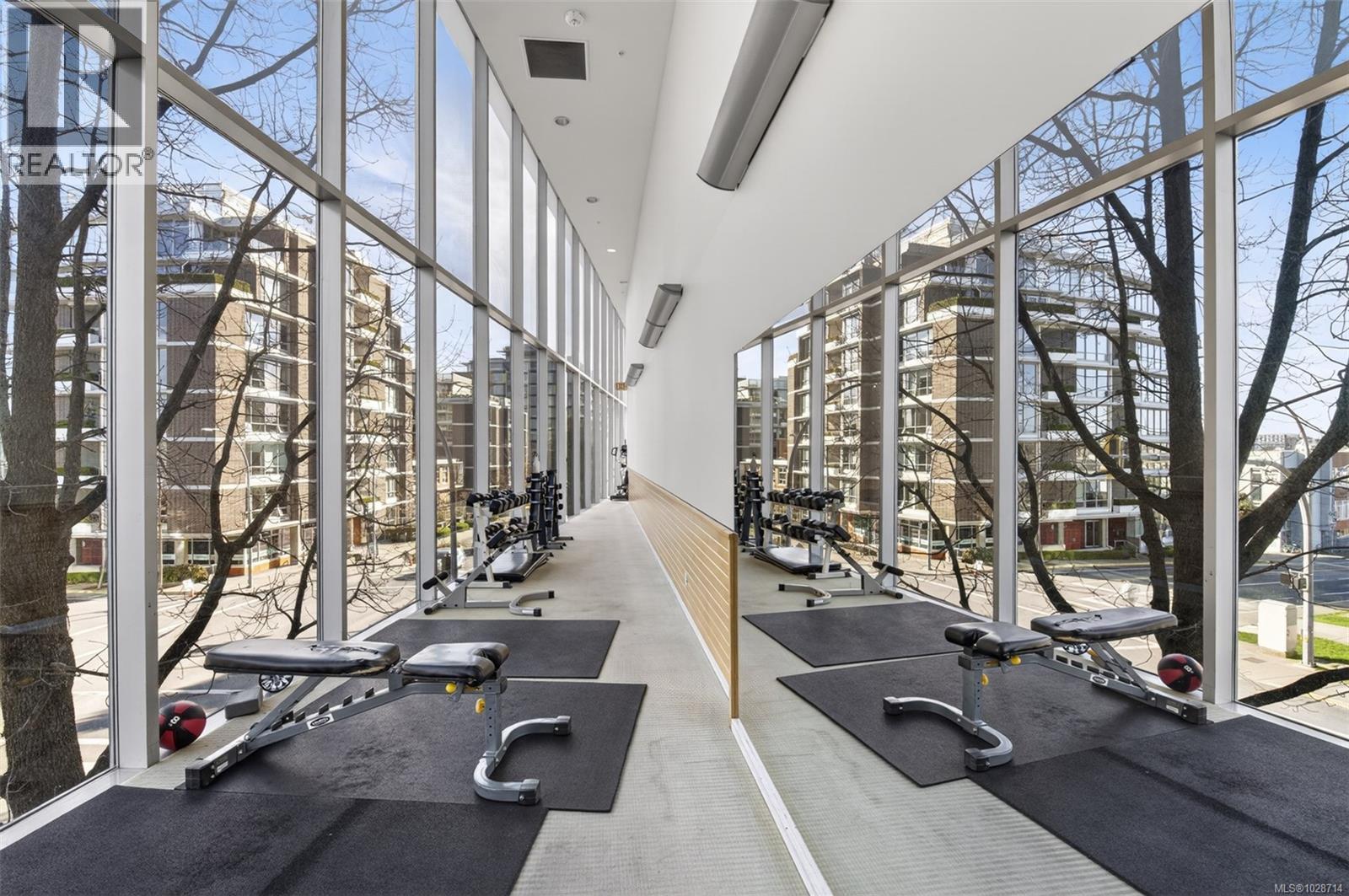 #905 160 WILSON ST - 34