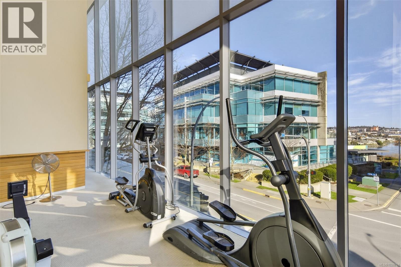 #905 160 WILSON ST - 36