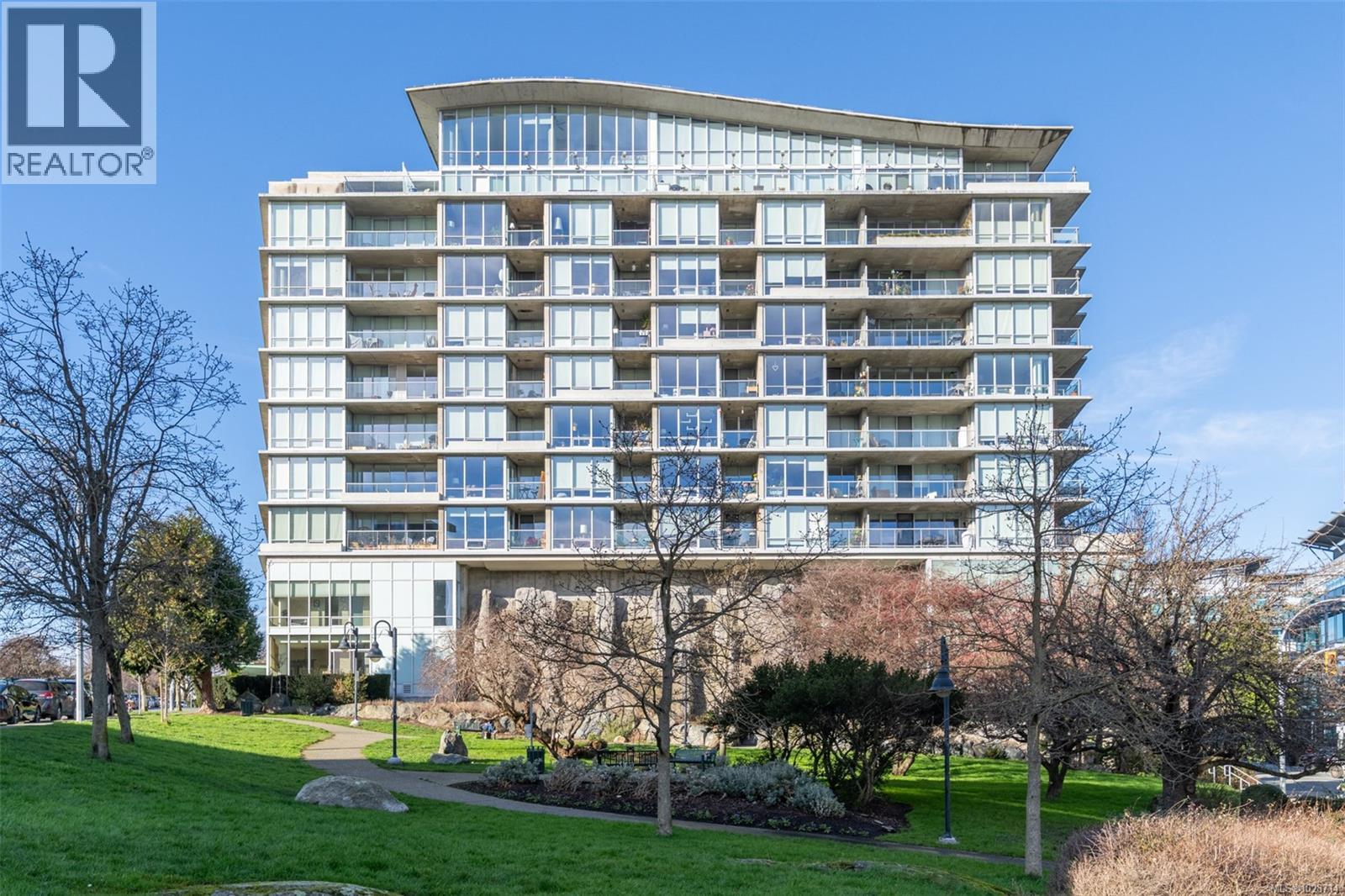 #905 160 WILSON ST - 46