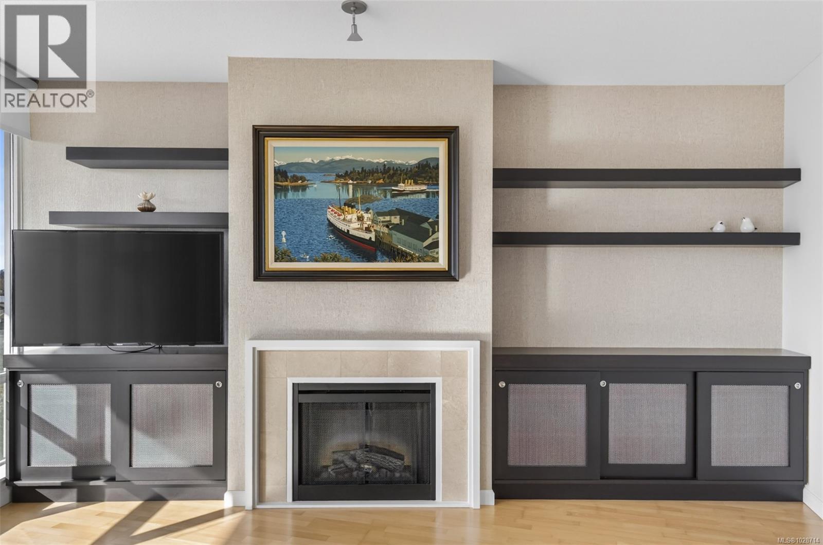 #905 160 WILSON ST - 5