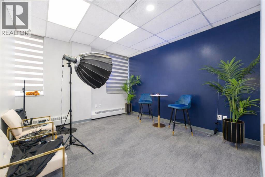 #300, 12 Manning Close NE, Calgary, Alberta