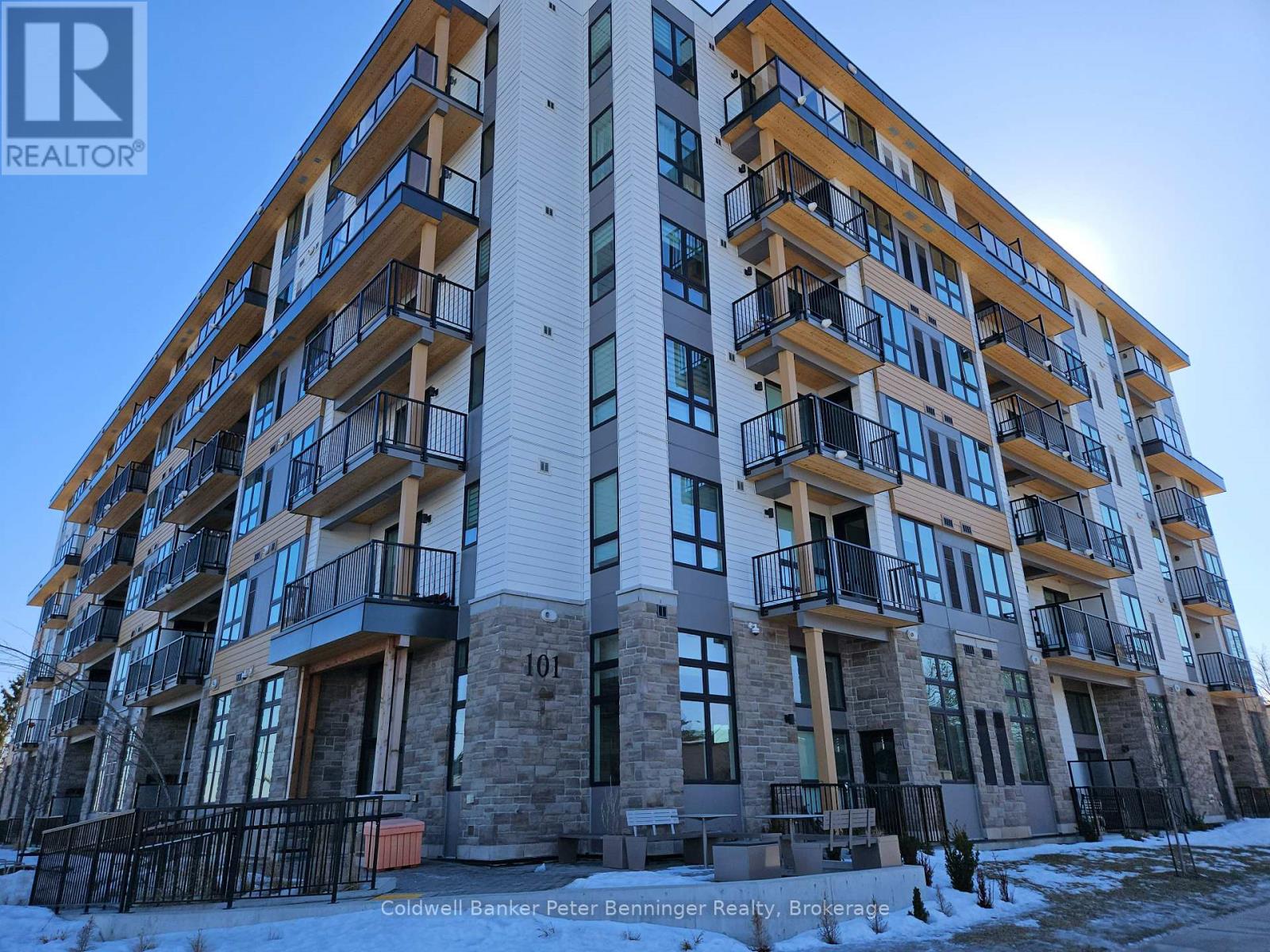 313 - 101 GOLDEN EAGLE ROAD
