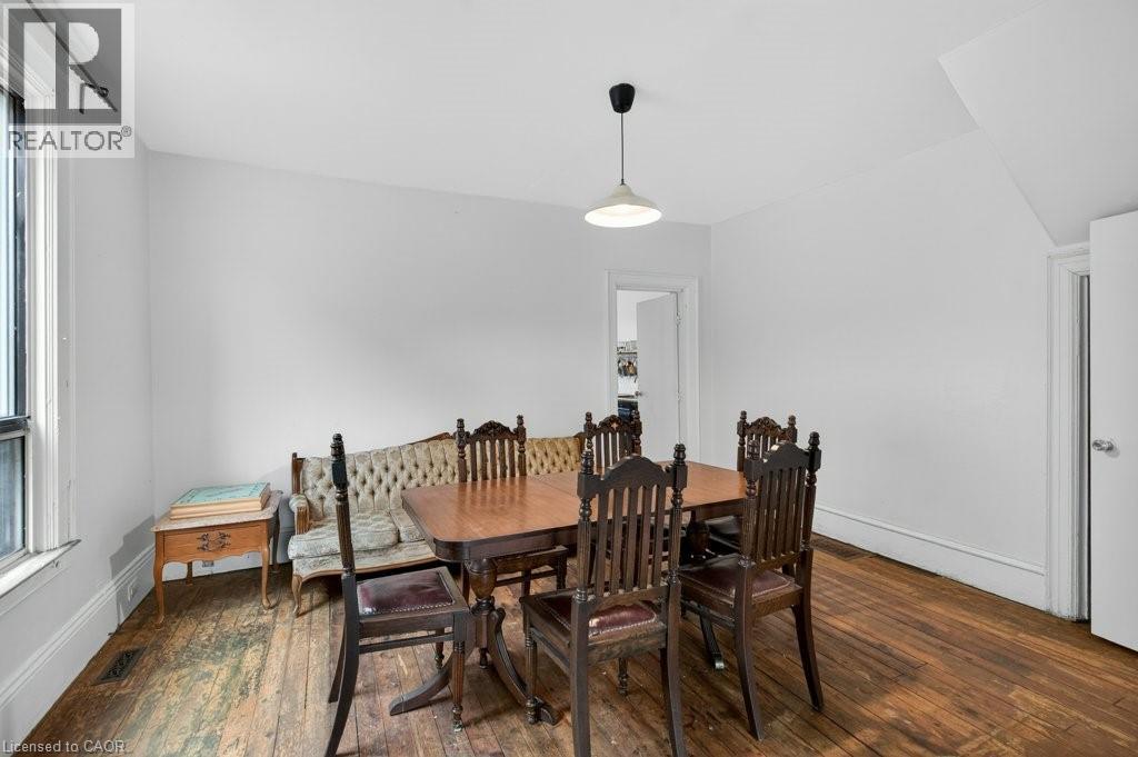 523 CATHARINE Street N - 12