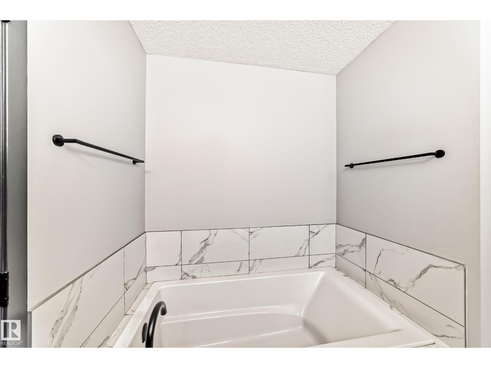 5110 23A AV SW - 36