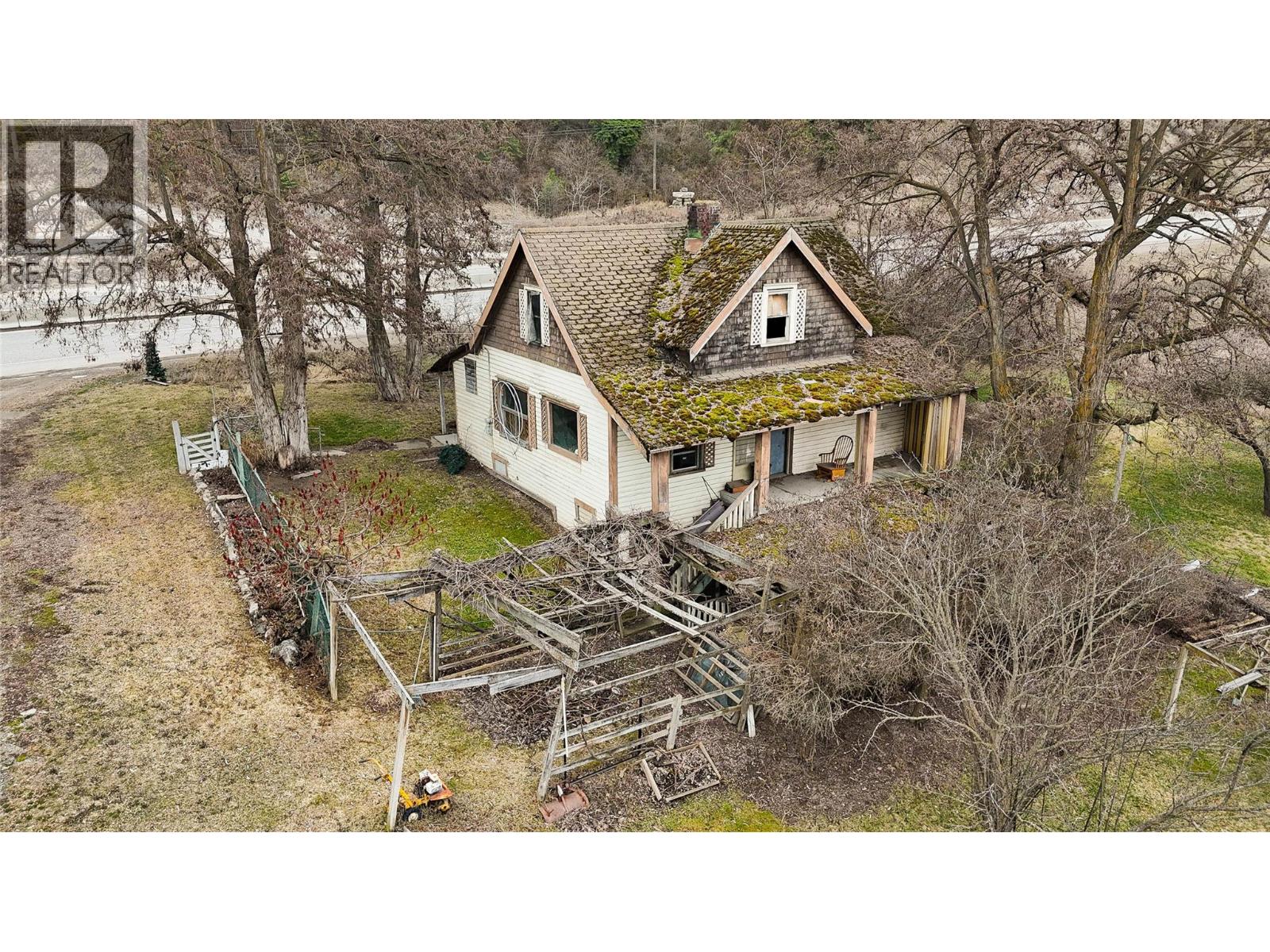 327 97A Highway, Spallumcheen