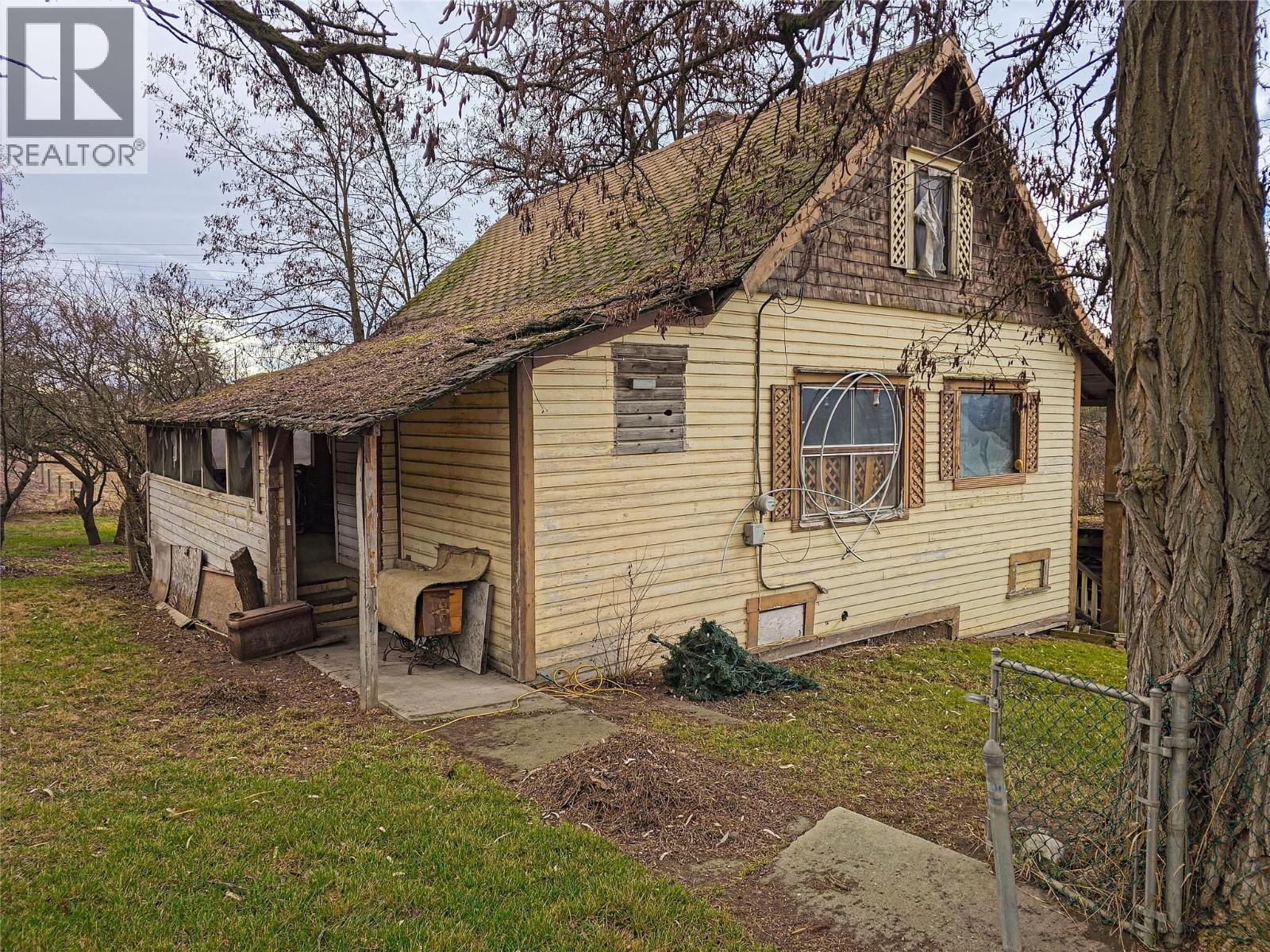 327 97A Highway, Spallumcheen