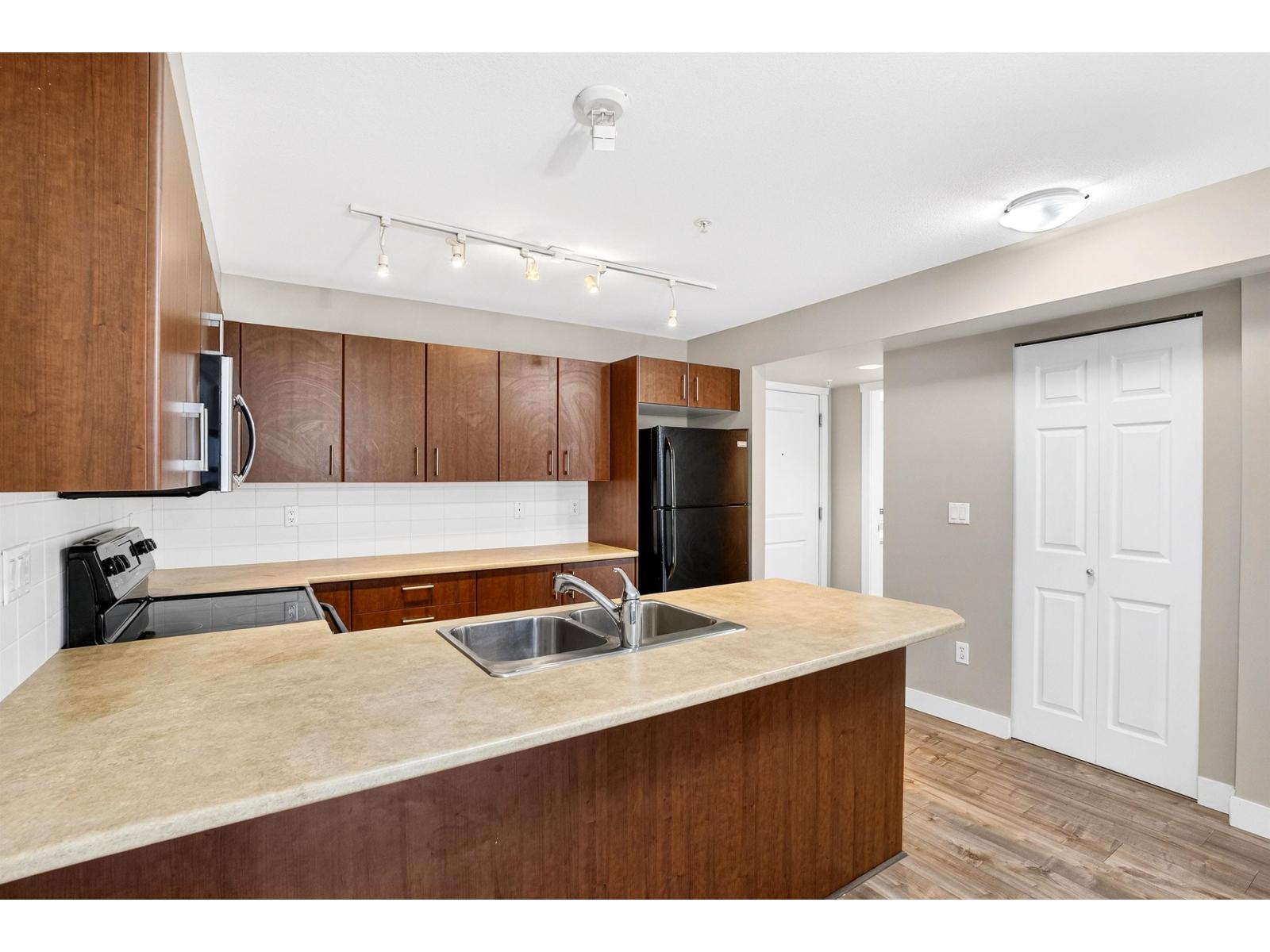 201 45559 YALE ROAD, Chilliwack Proper South, Chilliwack