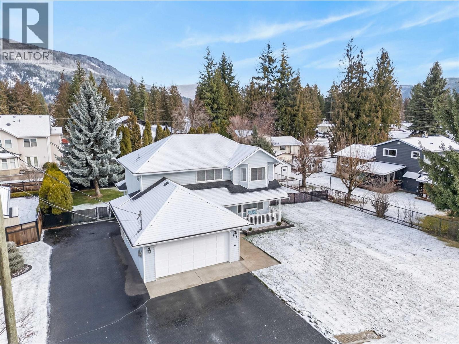 514 Forest Park Street, Sicamous