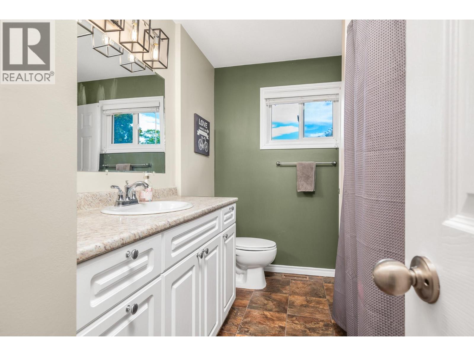 2003 21 Street, Vernon