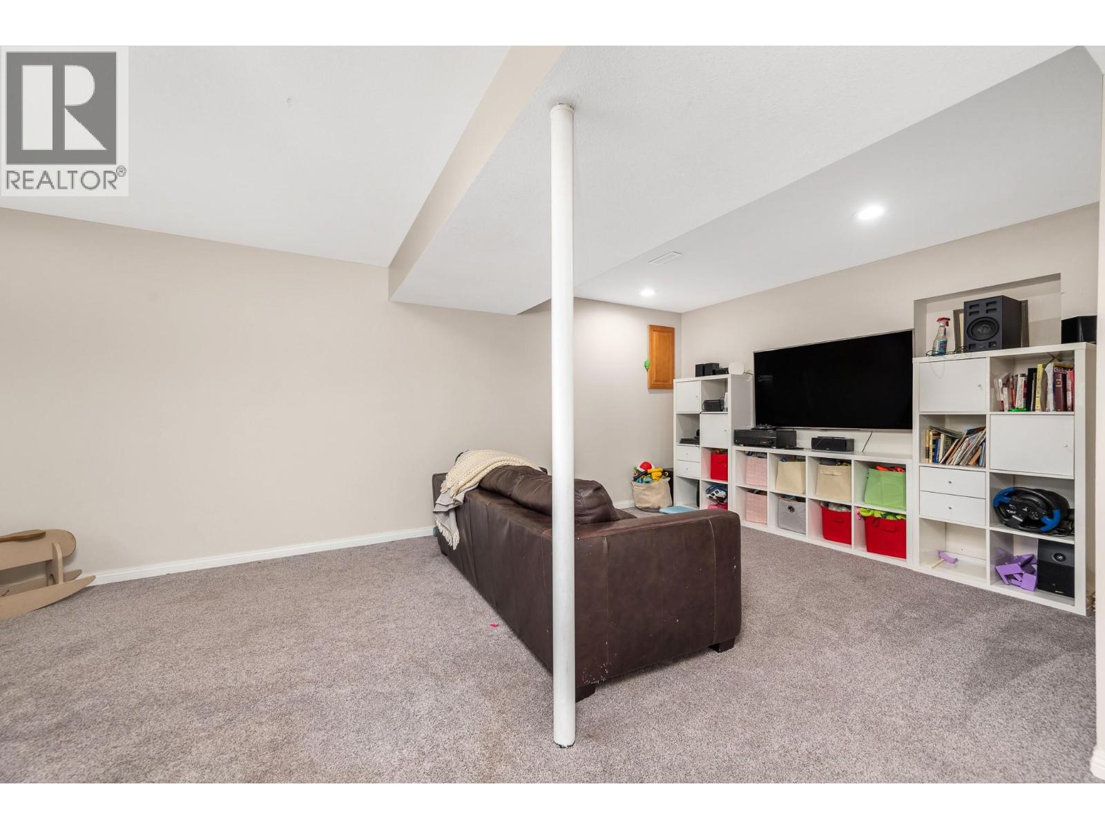 2003 21 Street, Vernon