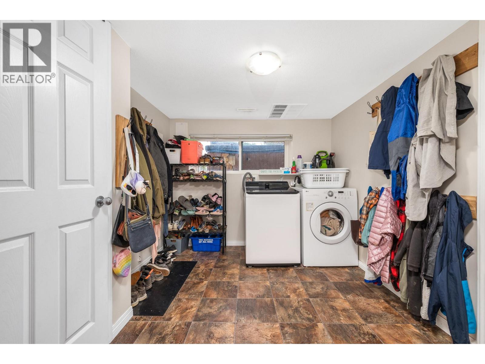 2003 21 Street, Vernon