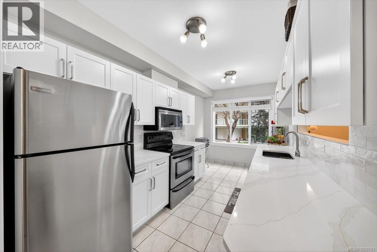 #216 50 SONGHEES RD - 4