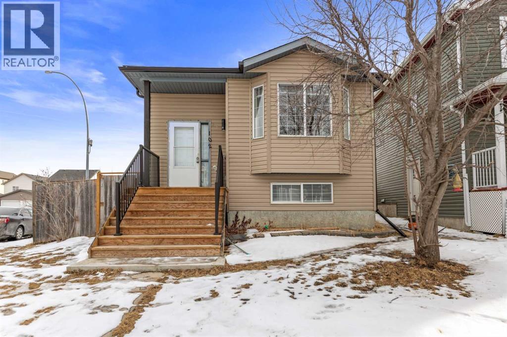 102 Martin Crossing Grove NE, Calgary, Alberta