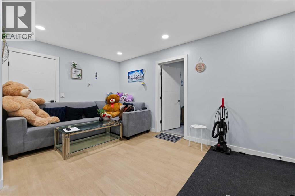 Single Family House 4 Level for Sale in  Martin Crossing Grove NE Martindale Calgary 