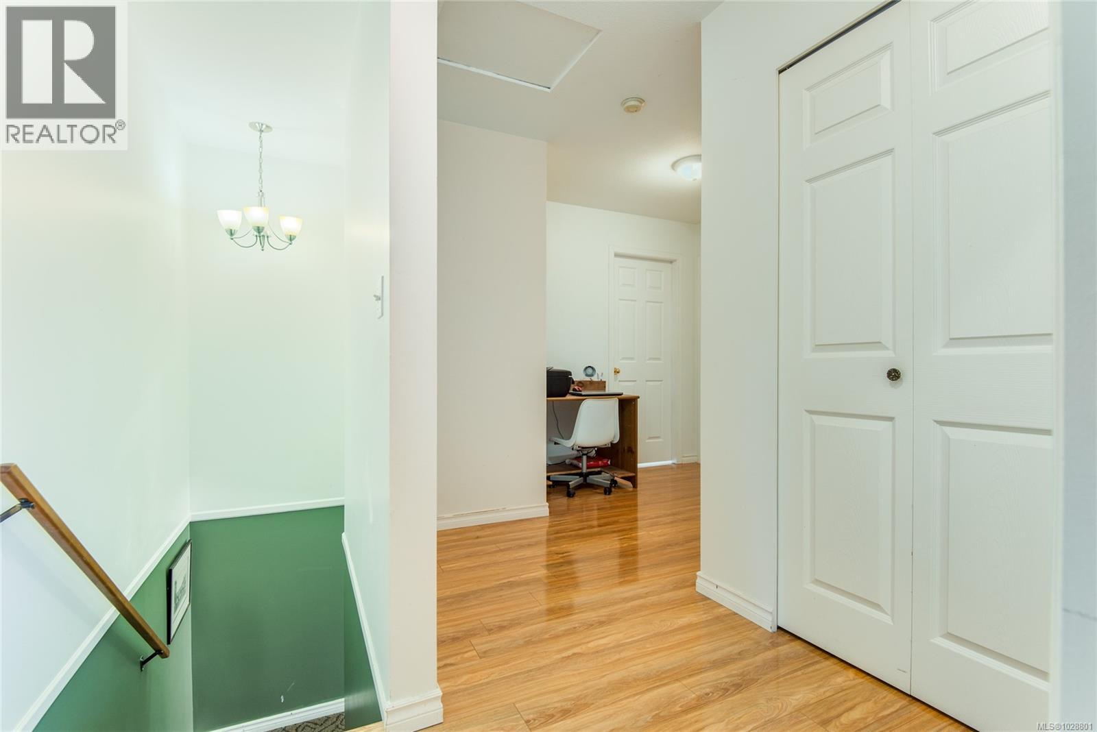 225 Larwood Rd - 24