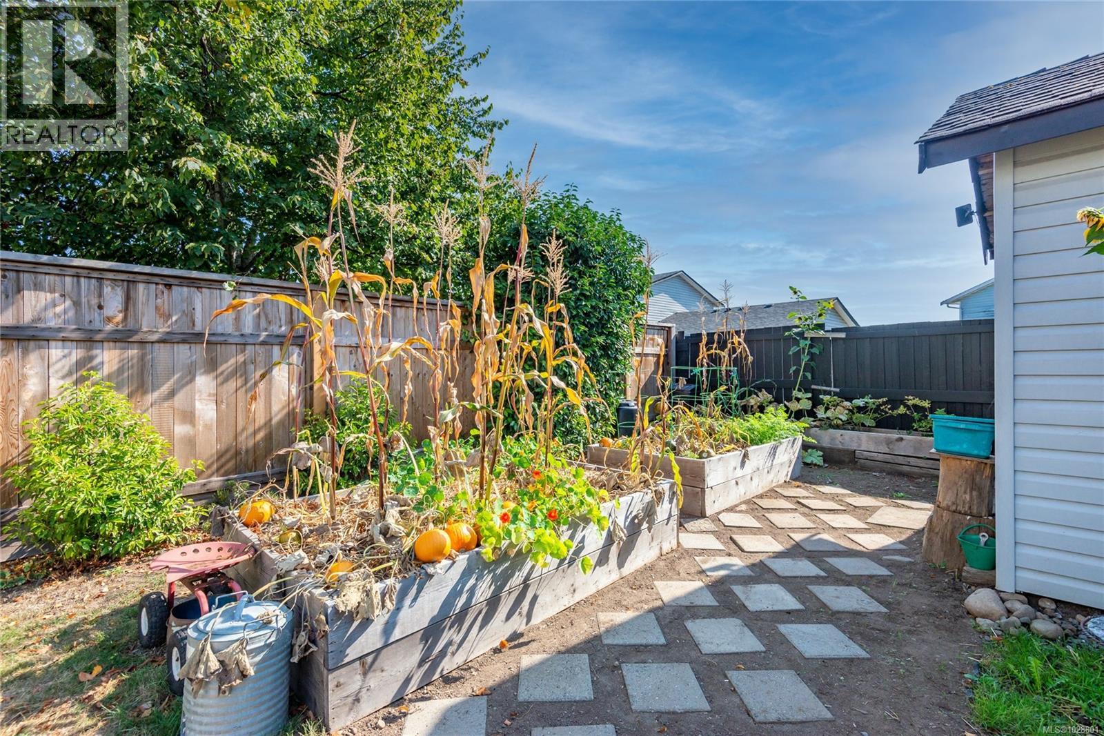 225 Larwood Rd - 38