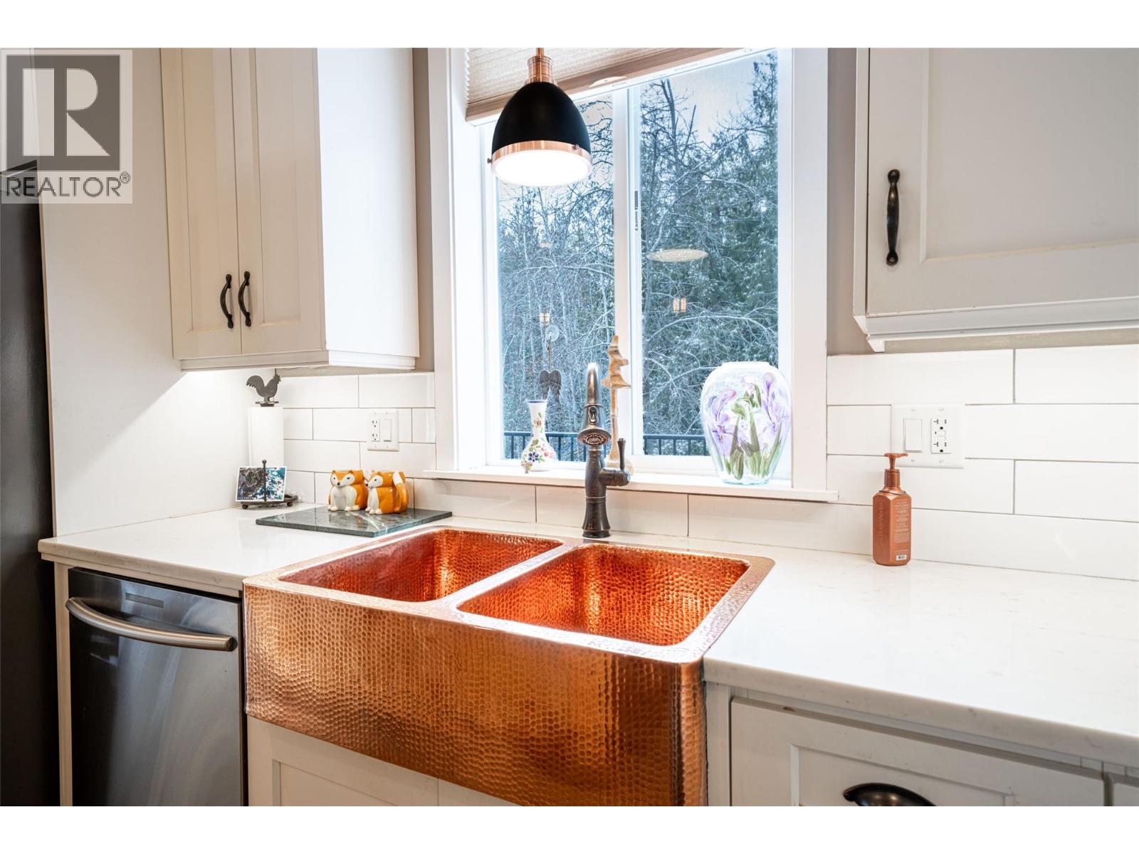  6440 Okanagan Avenue Southeast, Salmon Arm