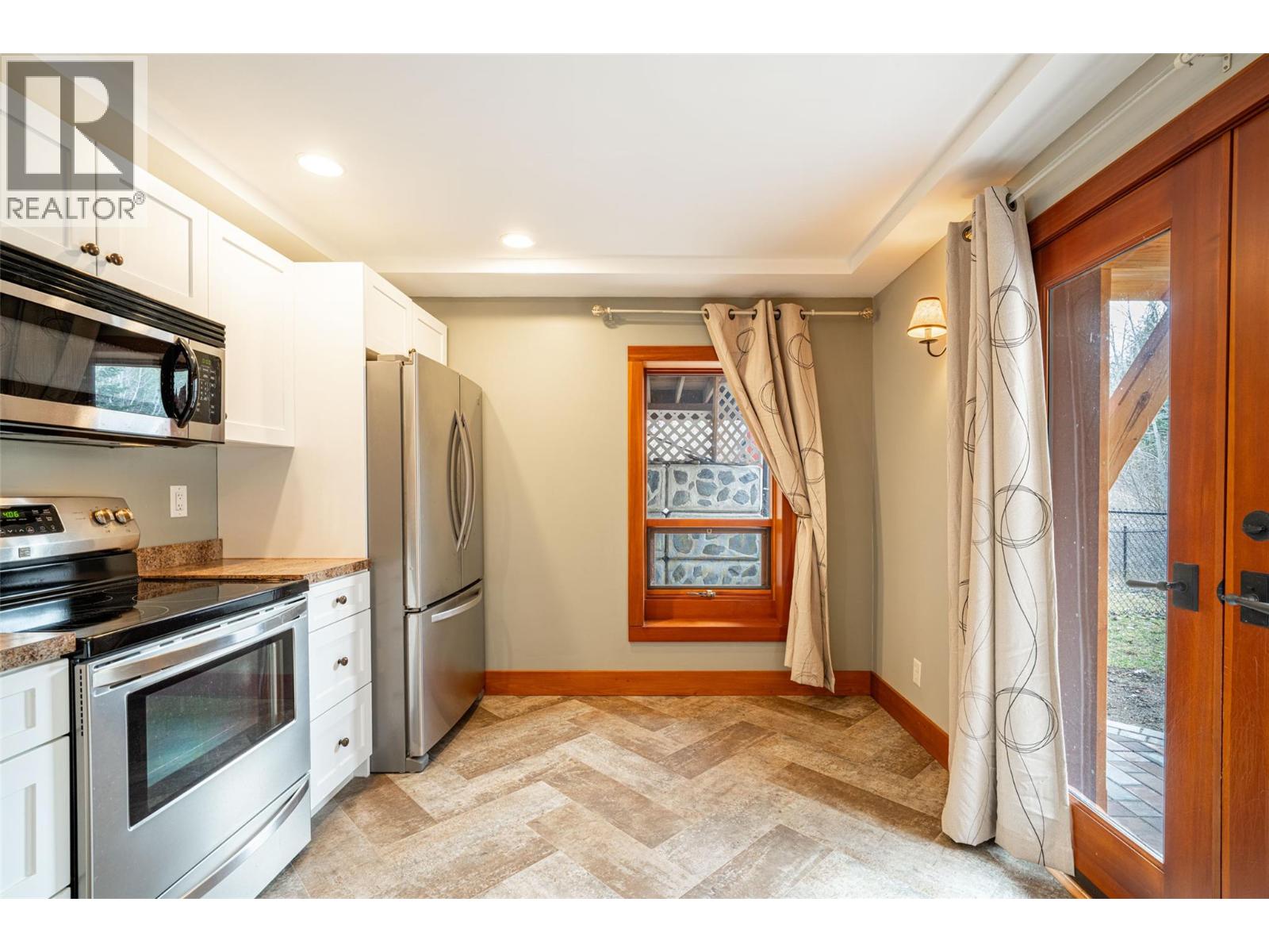  6440 Okanagan Avenue Southeast, Salmon Arm