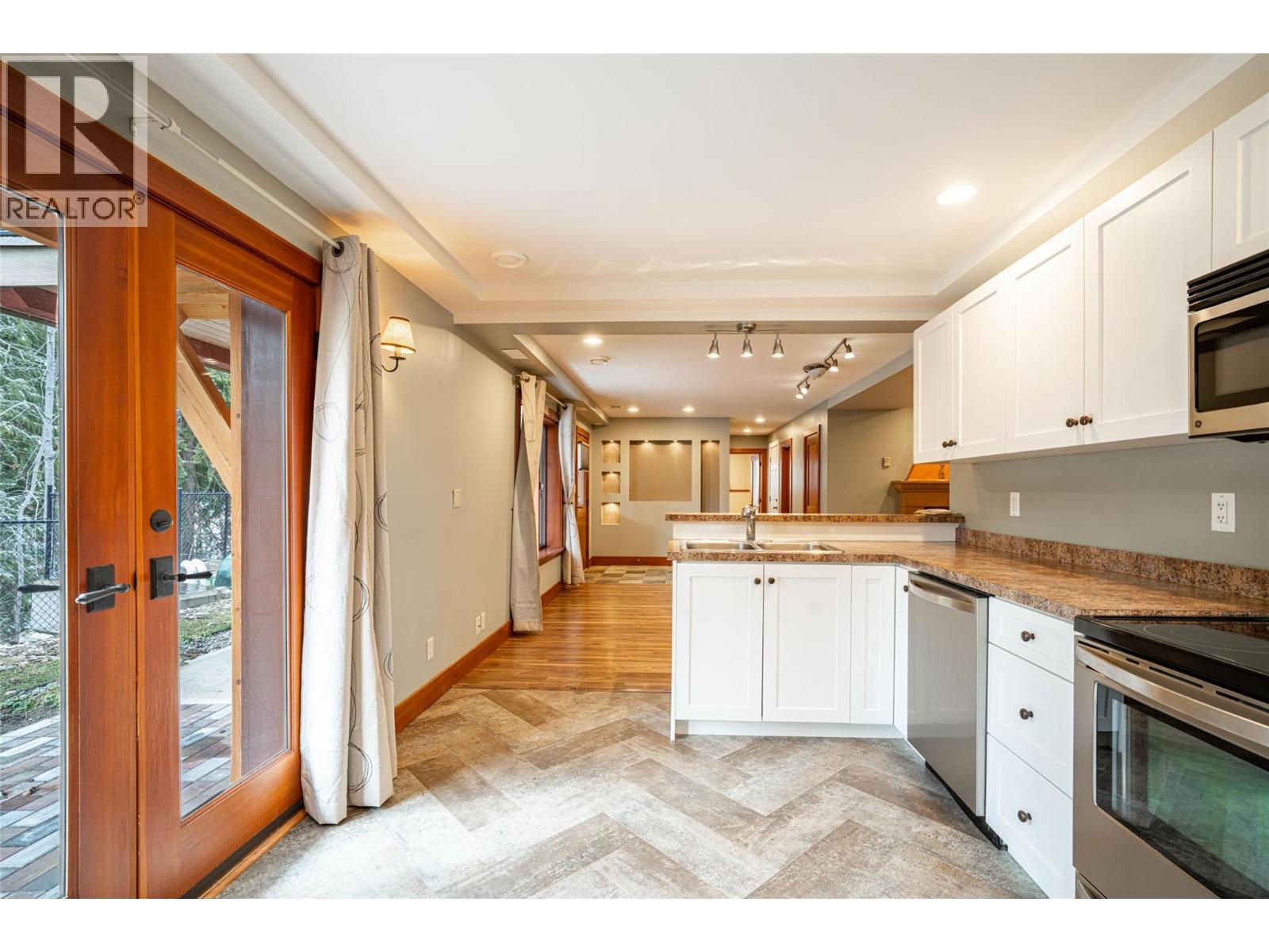  6440 Okanagan Avenue Southeast, Salmon Arm