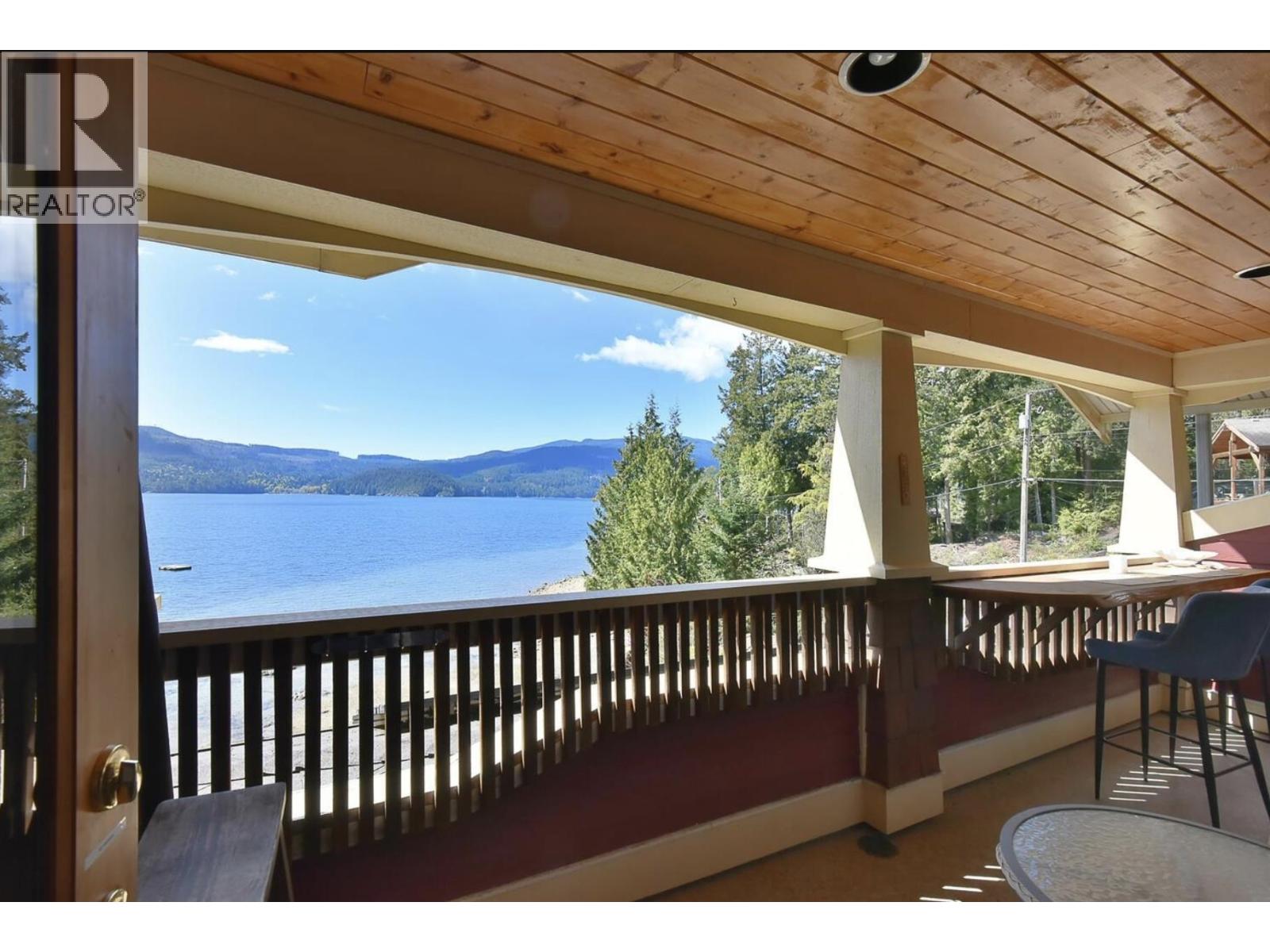 7545 ISLETS PLACE, Sechelt
