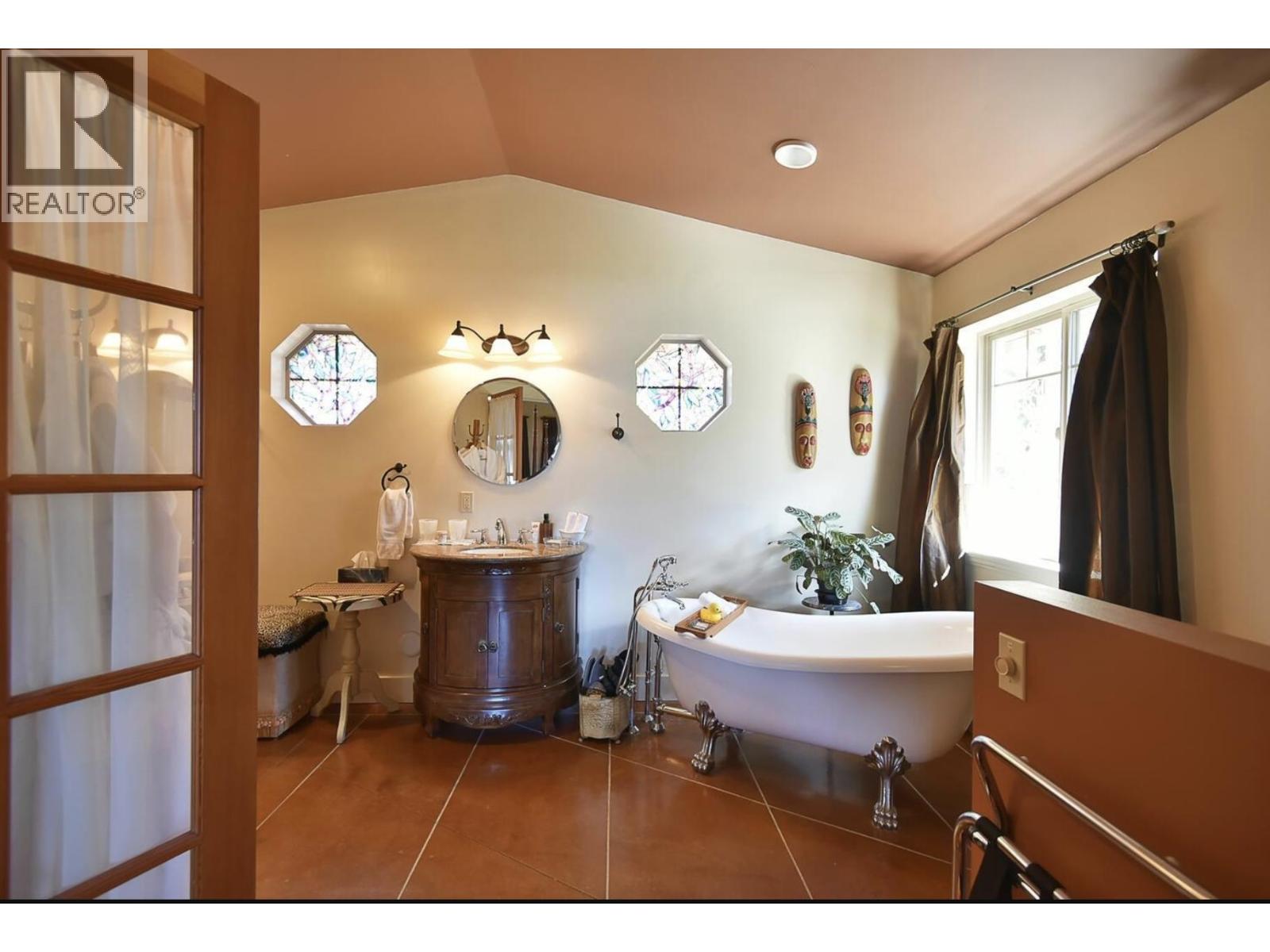 7545 ISLETS PLACE, Sechelt