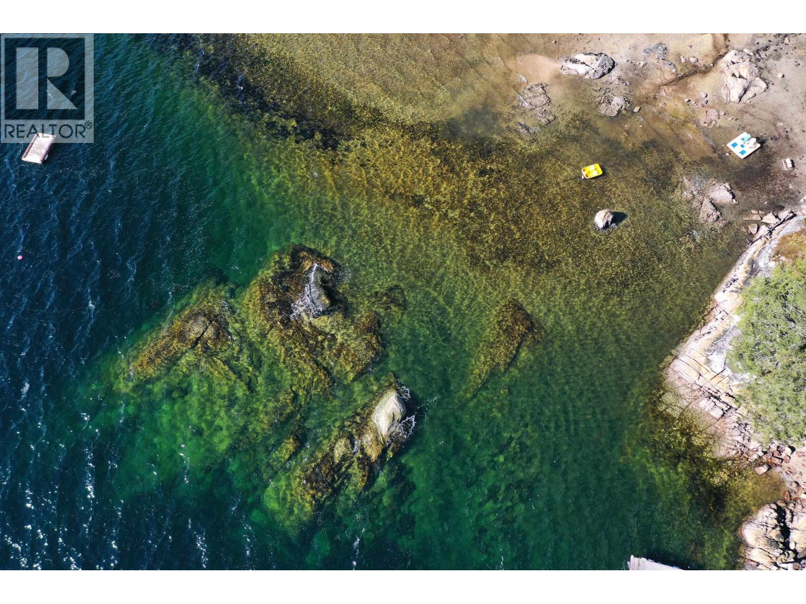 7545 ISLETS PLACE, Sechelt