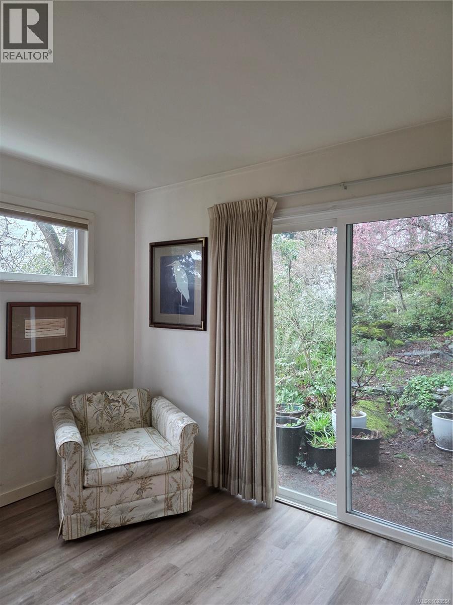 1254 BURNSIDE RD W - 11